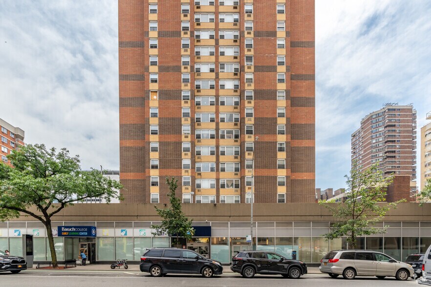 444 2nd Ave, New York, NY à louer - Photo du bâtiment - Image 2 de 5