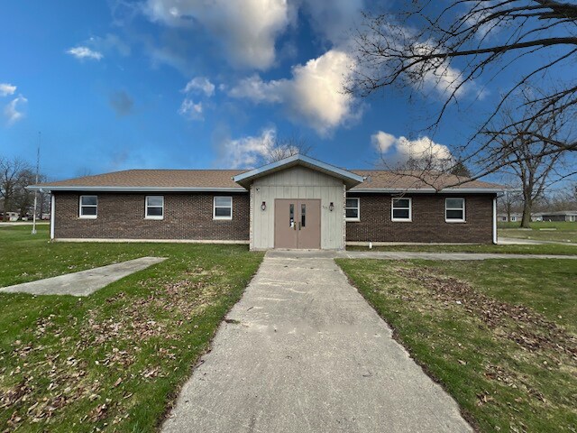 315 Park Dr, Marengo, IL à vendre Photo du b timent- Image 1 de 15