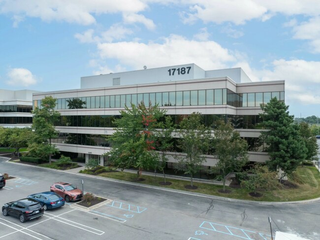 More details for 17187 N Laurel Park Dr, Livonia, MI - Office for Lease