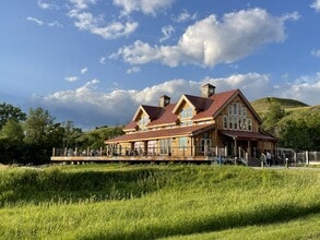 1700 River Rd, Bismarck, ND for lease Interior Photo- Image 1 of 16