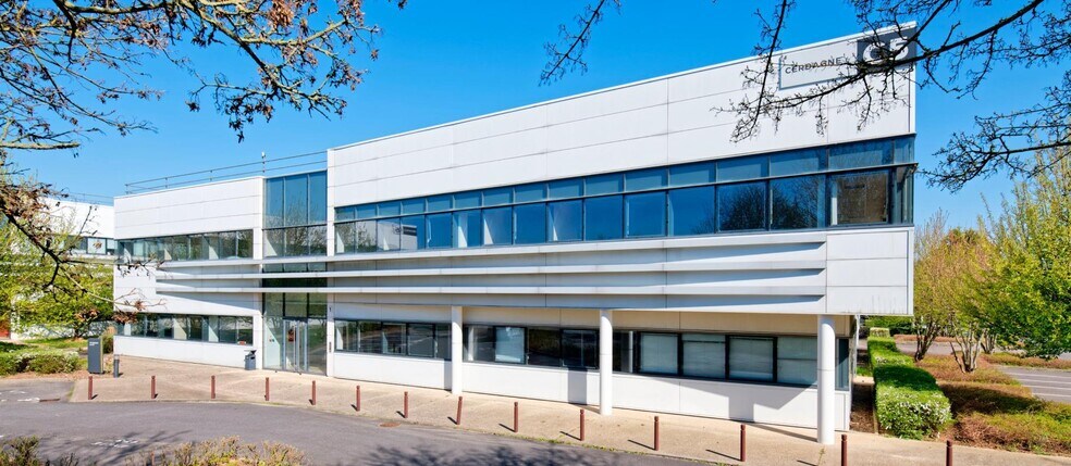 Flex dans Cergy à louer - Photo du bâtiment - Image 2 de 10