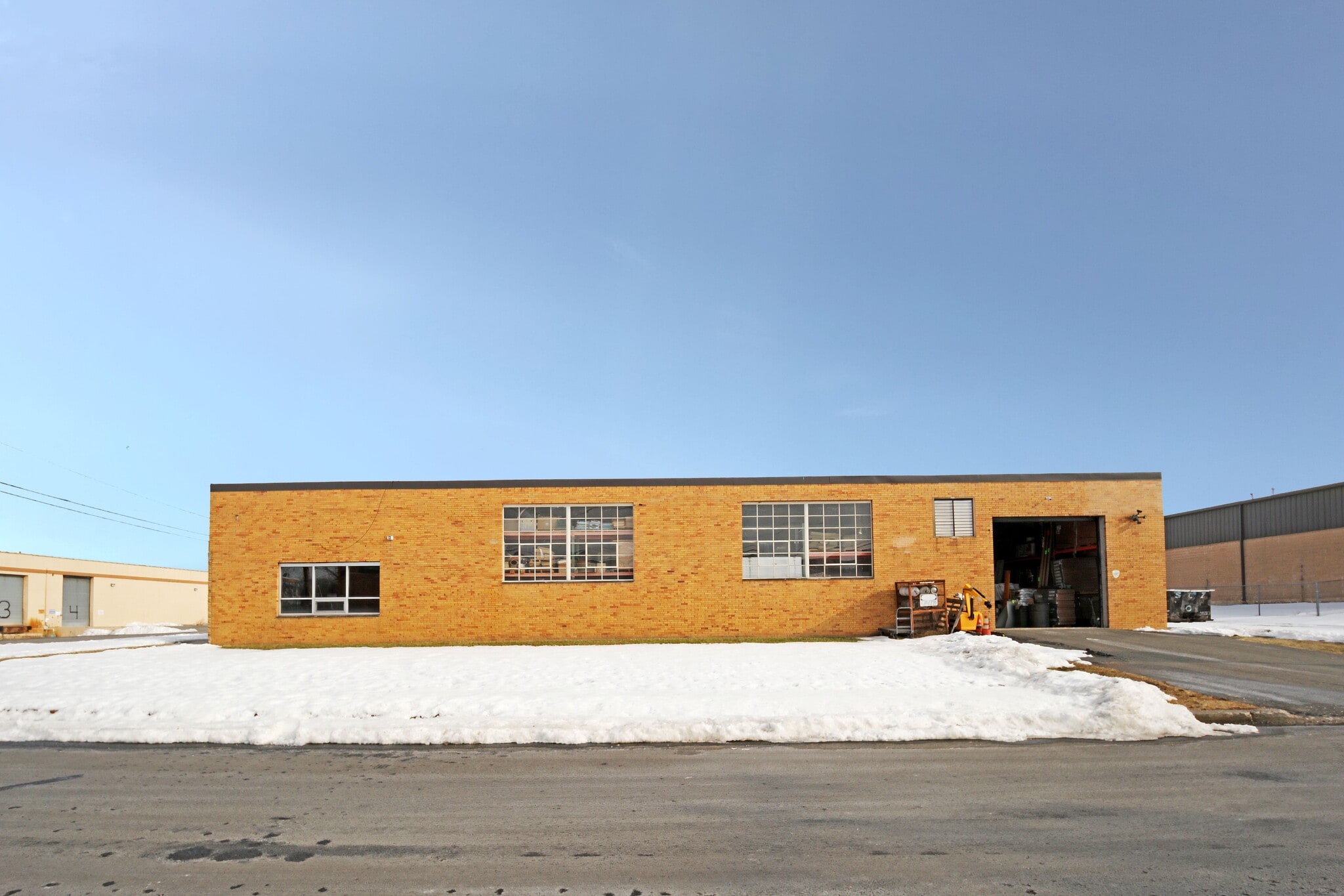 1 Barrett Ave & 10 Willow St portefeuille de 2 propriétés à vendre sur LoopNet.ca Photo du bâtiment- Image 1 de 11