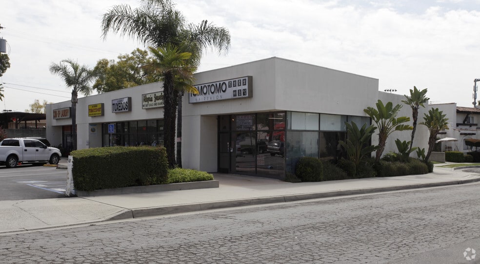 1480-1490 W Whittier Blvd, La Habra, CA for lease - Primary Photo - Image 1 of 13