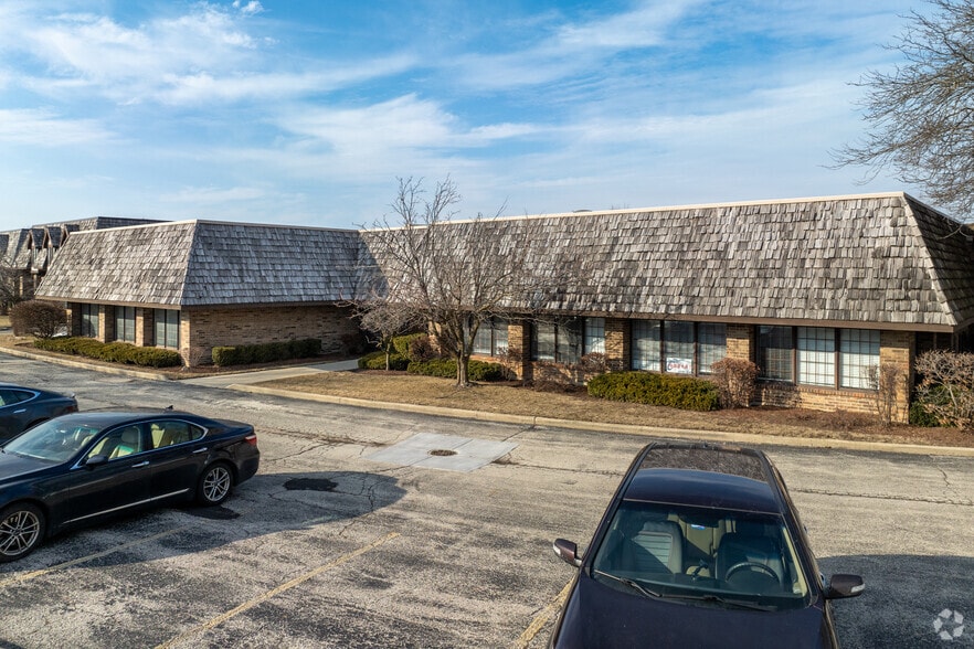 10 2K+ SF Office/Flex Condo Portfolio portfolio of 10 properties for sale on LoopNet.ca - Building Photo - Image 3 of 4