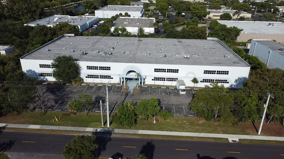 1290 SW 30th Ave, Pompano Beach, FL for lease - Building Photo - Image 2 of 14