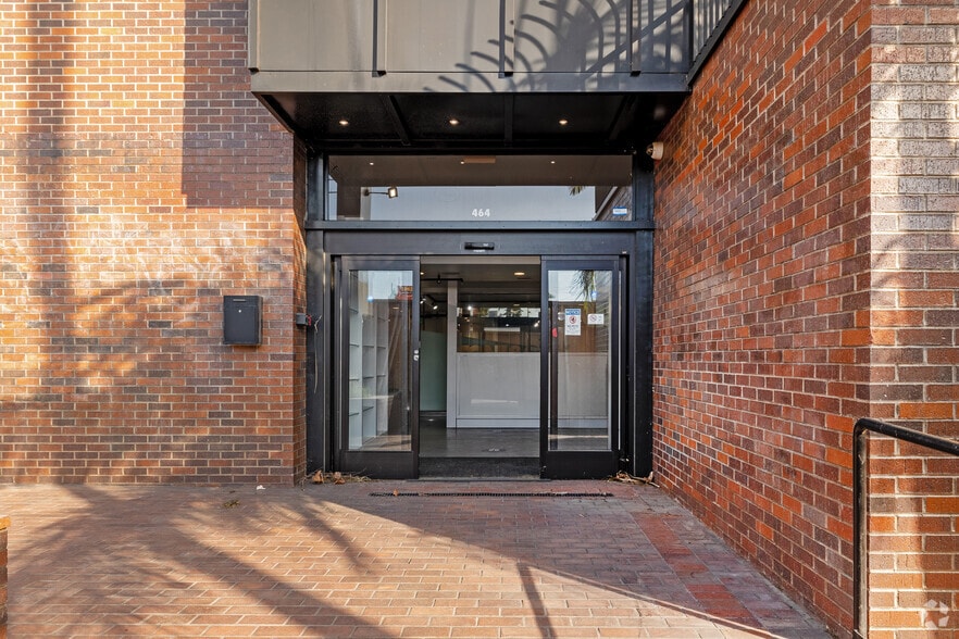 464 N Fairfax Ave, Los Angeles, CA for lease - Building Photo - Image 3 of 11