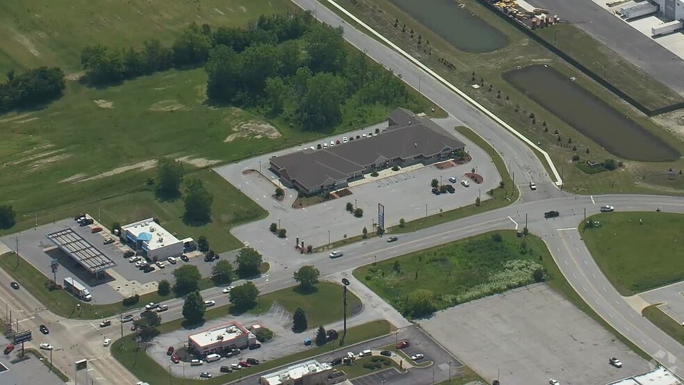 6187 Marcella Blvd, Hobart, IN for lease - Aerial Video - Image 2 of 18