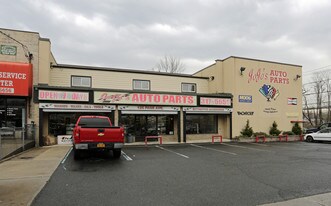 115-125 Page Ave, Staten Island NY - Drive Through Restaurant