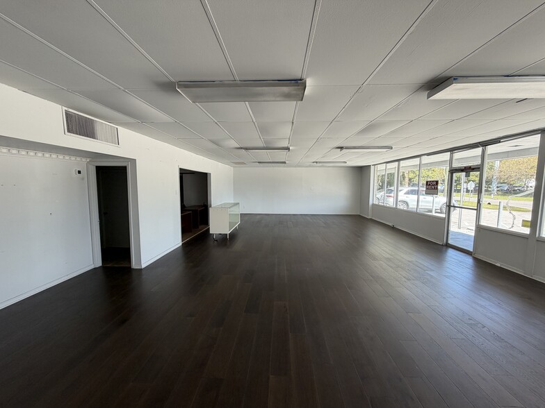 95 N Highland Ave, Largo, FL for lease - Building Photo - Image 3 of 4