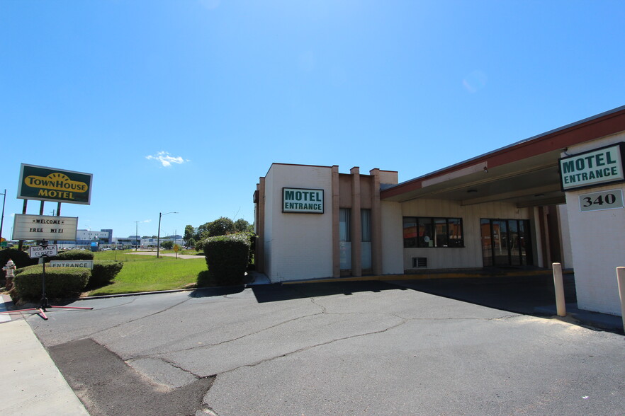 340 Leontyne Price Blvd, Laurel, MS for sale - Building Photo - Image 1 of 1