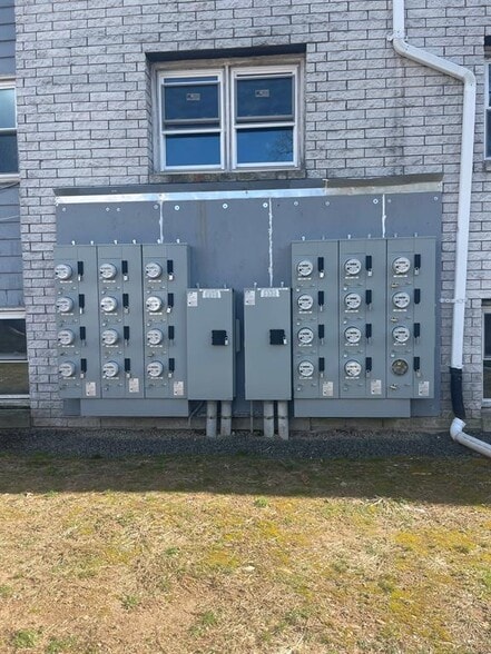 78 Homeside Ave, West Haven, CT for sale - Building Photo - Image 2 of 6