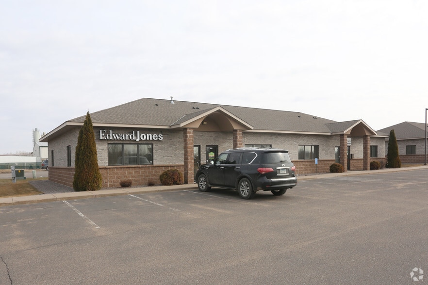 2 Enterprise Ave, Isanti, MN à vendre - Photo du bâtiment - Image 3 de 5