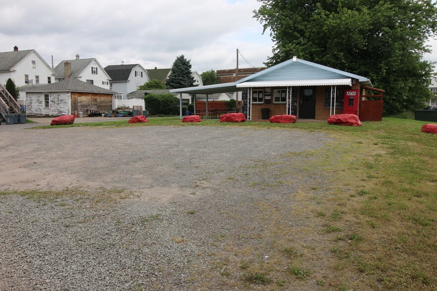 426 Bartel St, Scranton, PA for sale - Primary Photo - Image 1 of 18
