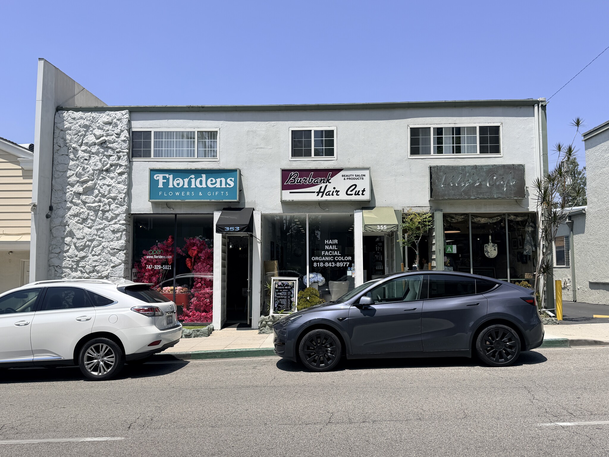 353-359 E Magnolia Blvd, Burbank, CA for lease Building Photo- Image 1 of 11