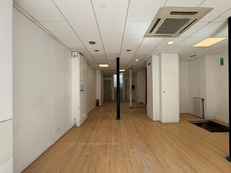 3 Rue Claude Rodier, Paris for lease - Interior Photo - Image 3 of 11