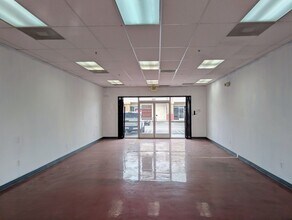 82590 Hwy 111, Indio, CA à louer Photo intérieure- Image 1 de 4