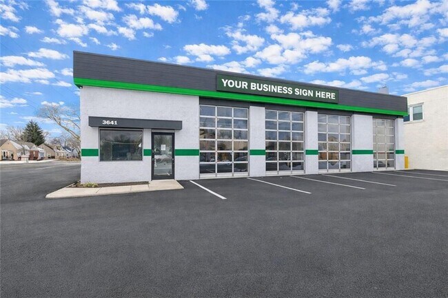 Plus de détails pour 3621 Dewey Ave, Rochester, NY - Local d'activités à louer