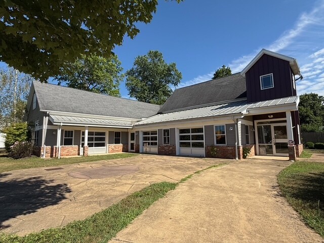 119 S Eagle St, Geneva, OH à vendre - Photo du bâtiment - Image 2 de 31