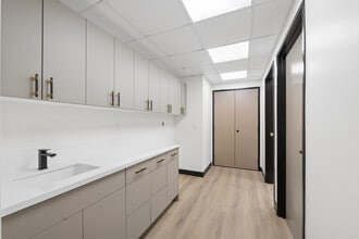 2221 Lincoln Blvd, Santa Monica, CA à louer Photo intérieure- Image 2 de 11