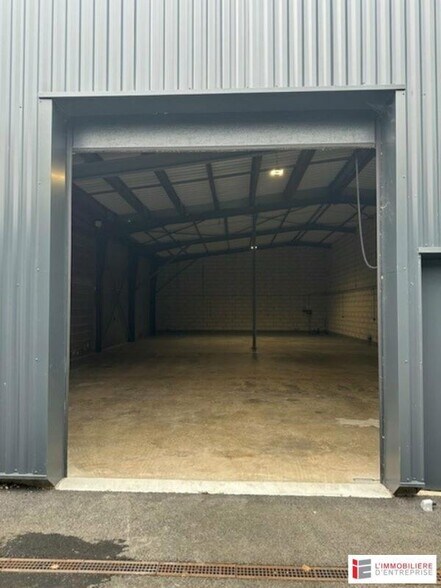 Flex in Rennes for lease - Building Photo - Image 2 of 5