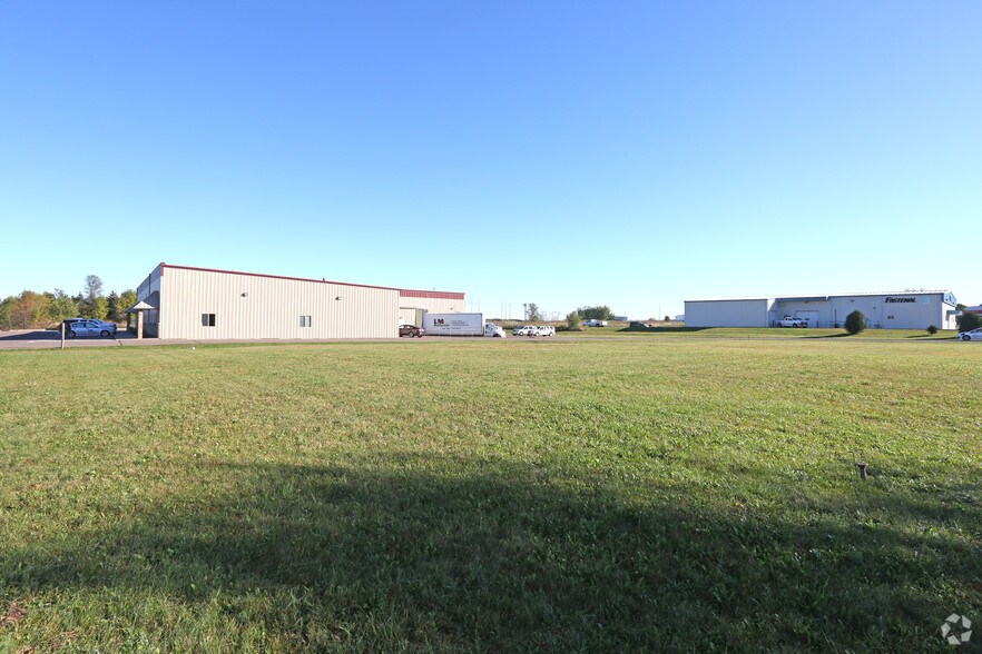Truax Blvd, Eau Claire, WI à louer - Photo du bâtiment - Image 1 de 4