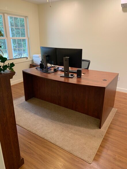 2471 Rockfish Valley Hwy, Nellysford, VA à louer - Photo du bâtiment - Image 2 de 7