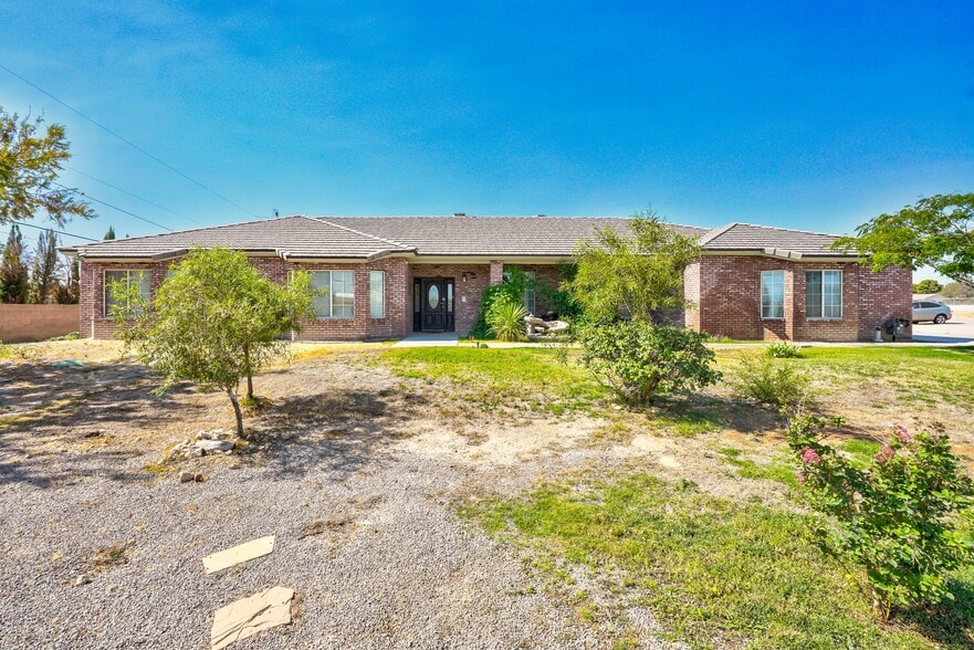 6465 W Quail Ave, Las Vegas, NV à louer - Photo du bâtiment - Image 3 de 7