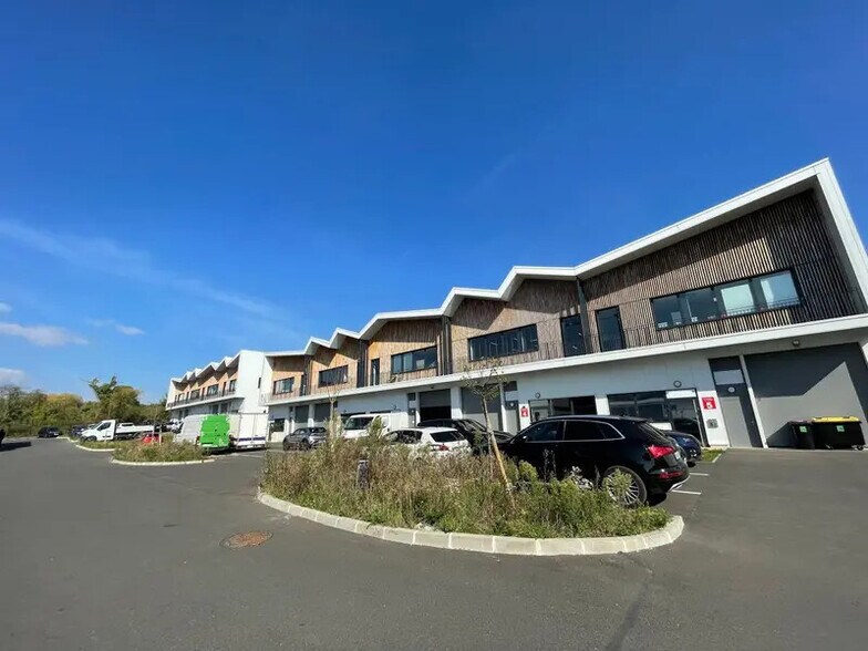 Flex in Montmagny for sale - Building Photo - Image 1 of 8