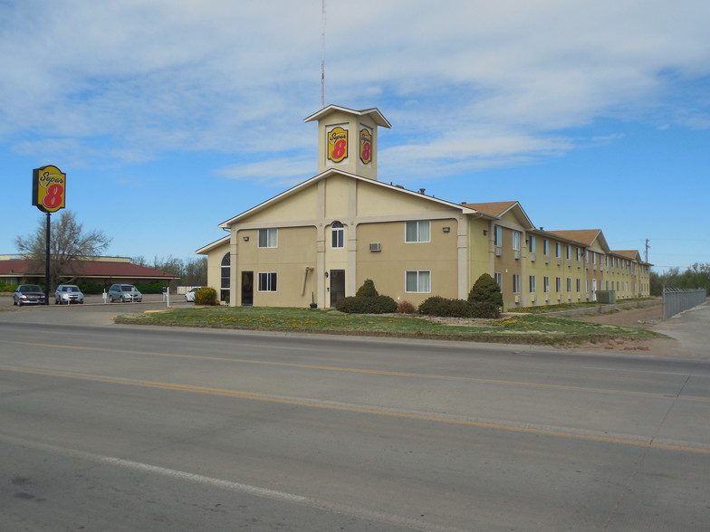 747 E Pancake Blvd, Liberal, KS à vendre - Photo du bâtiment - Image 1 de 1