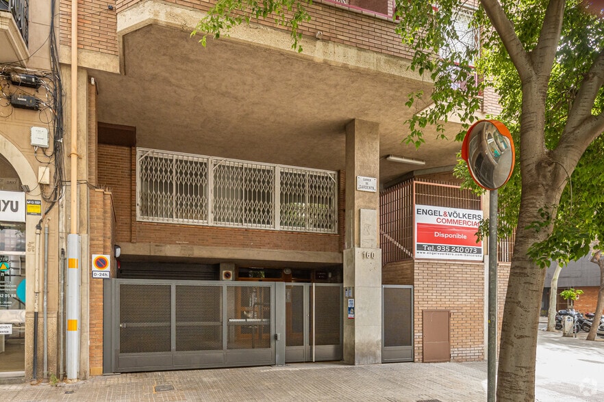 Immeuble residentiel dans Barcelone, Barcelona à vendre - Photo intérieure - Image 1 de 1