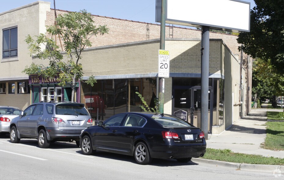 5701-5707 N Milwaukee Ave, Chicago, IL à vendre - Photo du bâtiment - Image 2 de 3