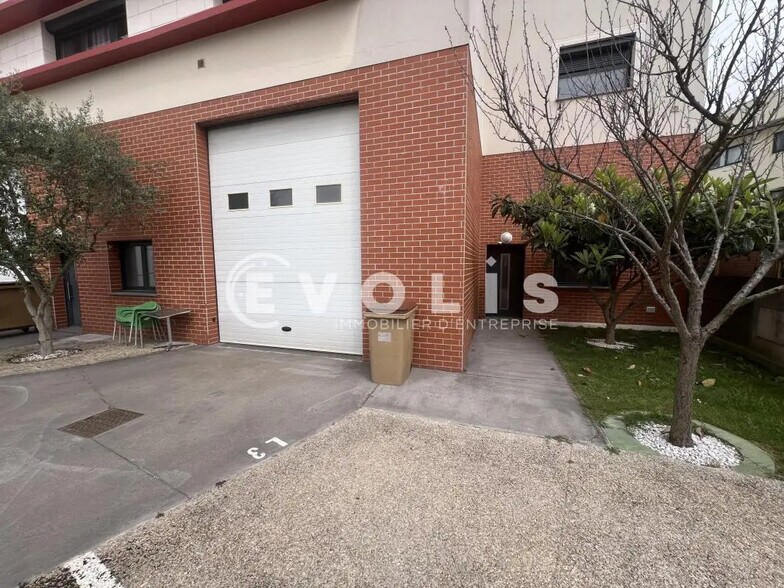 Flex in Neuilly-sur-Marne for lease - Building Photo - Image 2 of 15