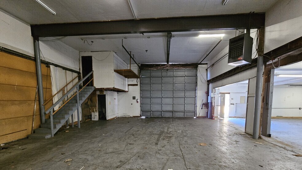 1310 Elm Pl, Kelso, WA à vendre - Photo du bâtiment - Image 3 de 10