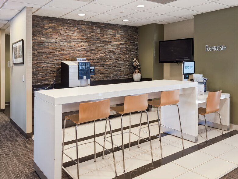 100 Horizon Center Blvd, Hamilton, NJ à louer - Photo intérieure - Image 2 de 12