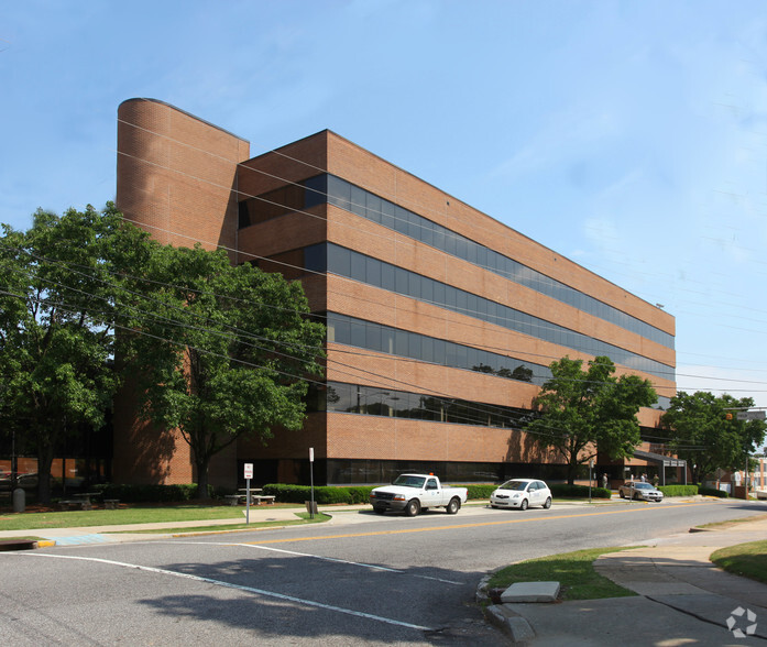 2700 10th Ave S, Birmingham, AL for lease - Primary Photo - Image 1 of 5