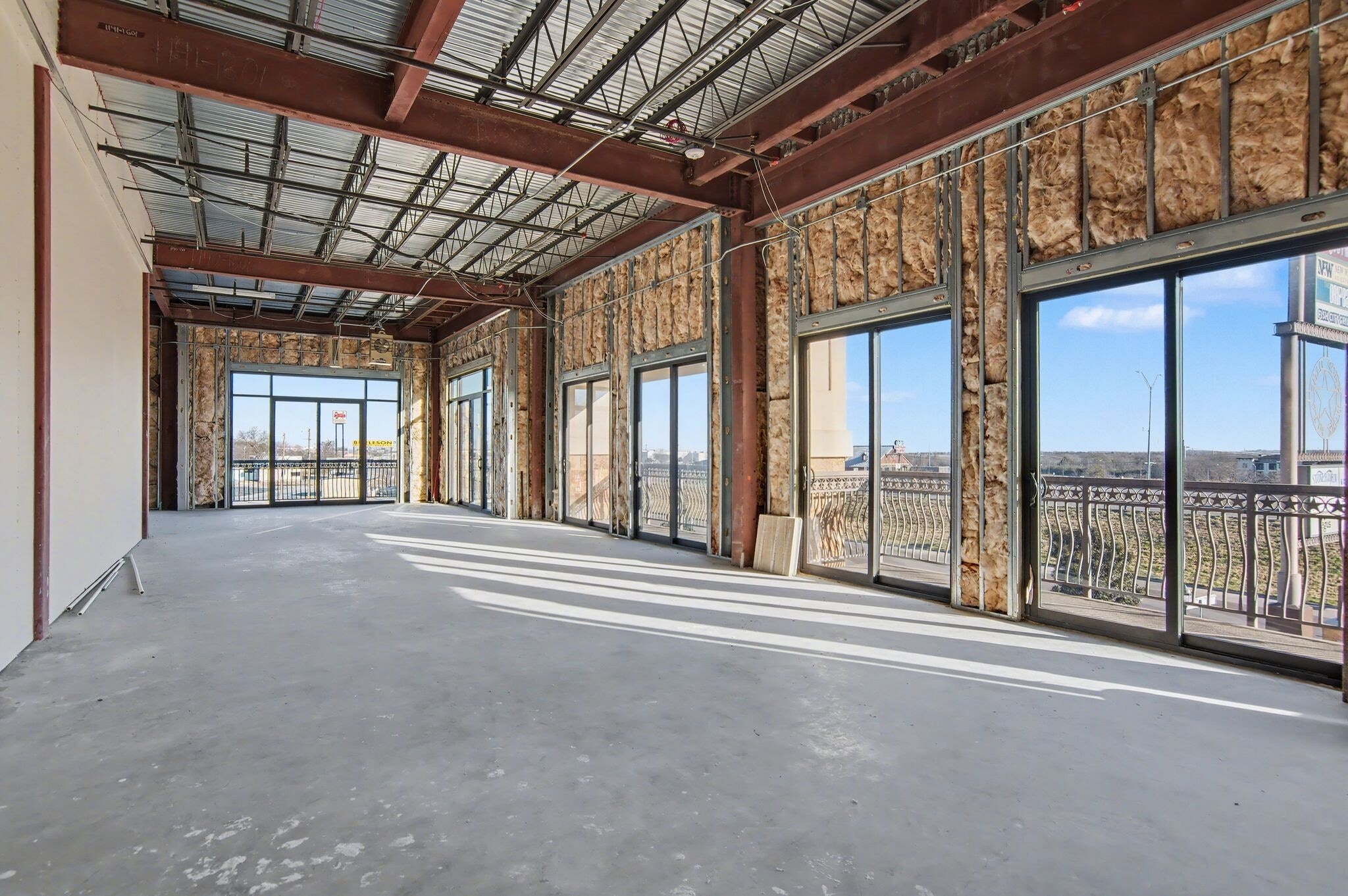 295-307 E Renfro St, Burleson, TX à louer Photo intérieure- Image 1 de 3