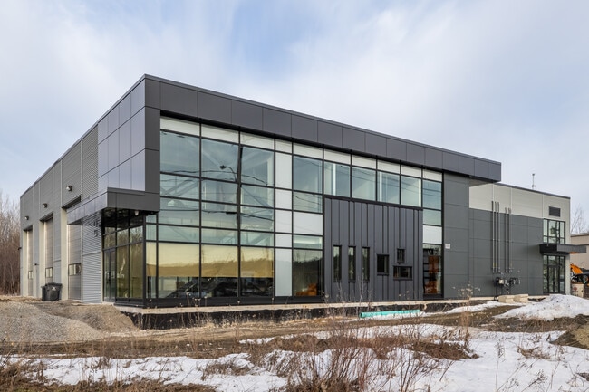 Plus de détails pour 555-575 Rue de Vernon, Gatineau, QC - Industriel à louer