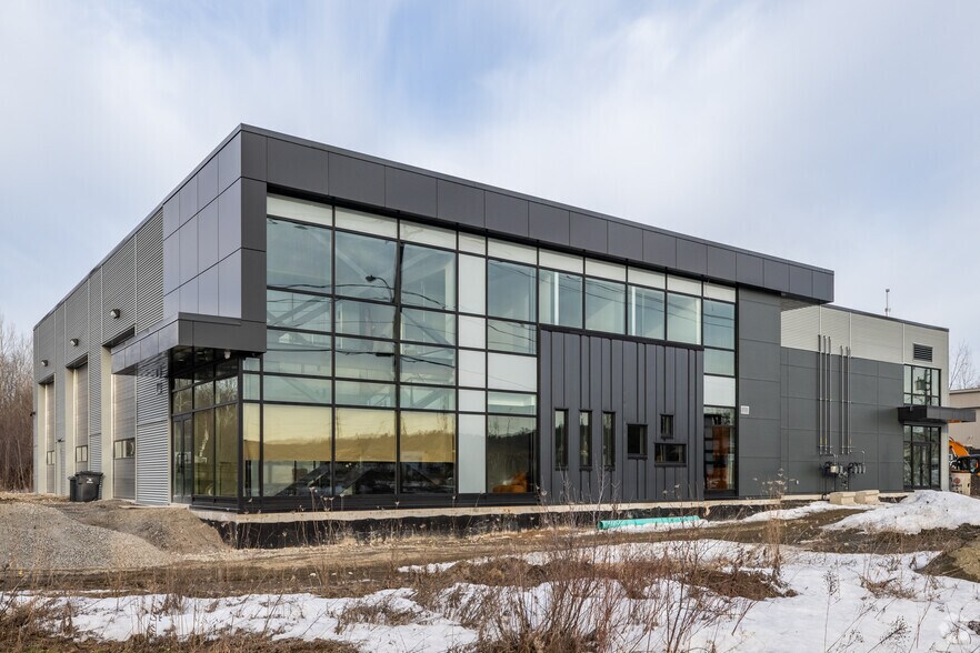 555-575 Rue de Vernon, Gatineau, QC à louer - Photo principale - Image 1 de 2