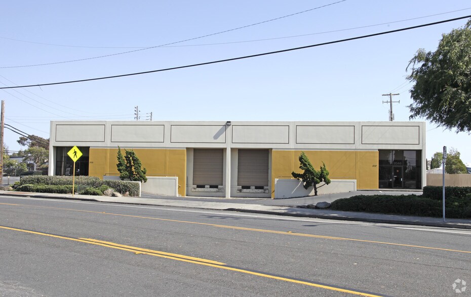 2040-2048 Farallon Dr, San Leandro, CA à louer - Photo du bâtiment - Image 2 de 2