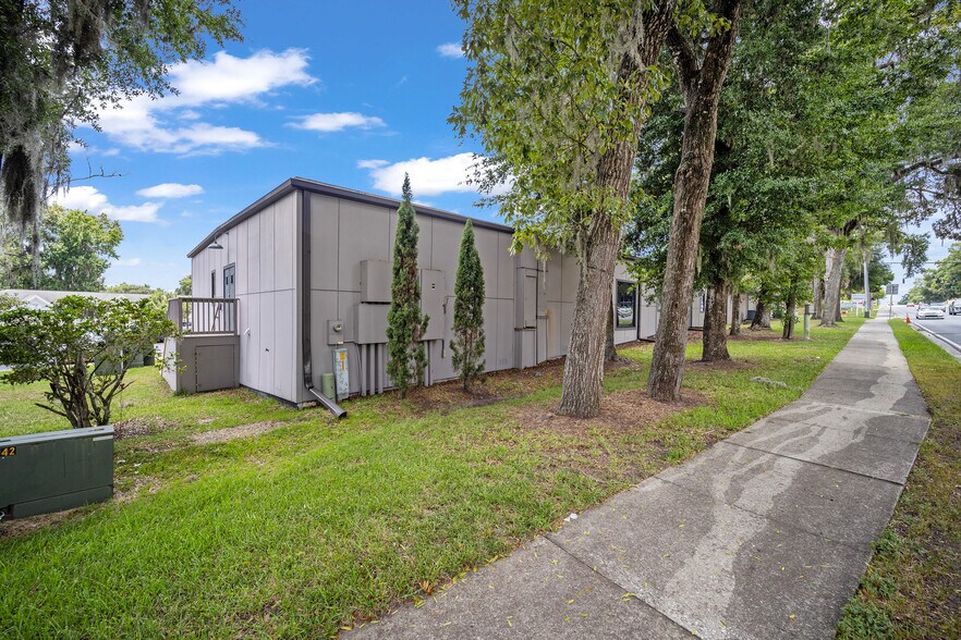 2300 SE 17th St, Ocala, FL à vendre - Photo du bâtiment - Image 3 de 22