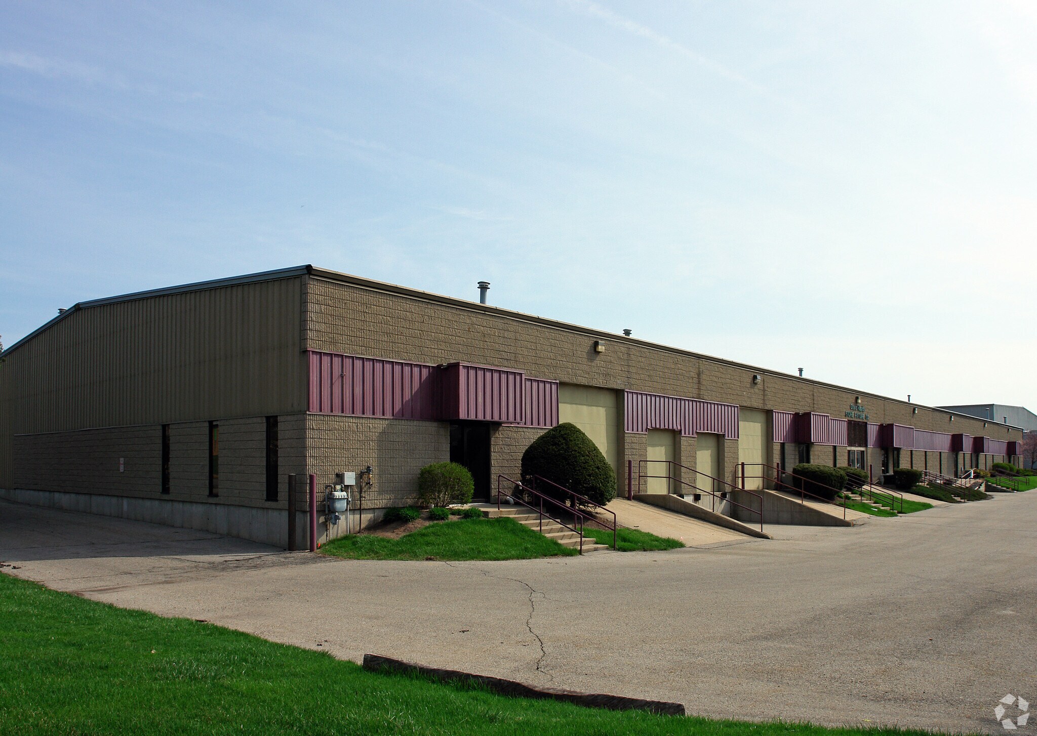 4384-4396 Airwest Dr SE, Grand Rapids, MI for lease Primary Photo- Image 1 of 7