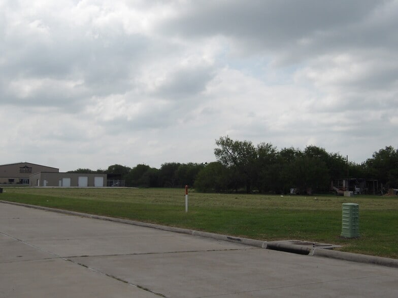 16419 Alamo dr, Harlingen, TX à vendre - Photo du bâtiment - Image 2 de 10