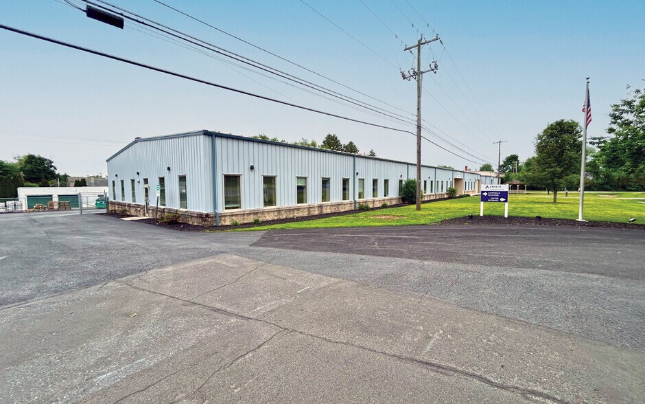 453 Lincoln St, Carlisle, PA à louer - Photo du bâtiment - Image 3 de 20