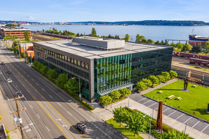 635 Elliott Ave W, Seattle, WA à louer - Photo du bâtiment - Image 3 de 5