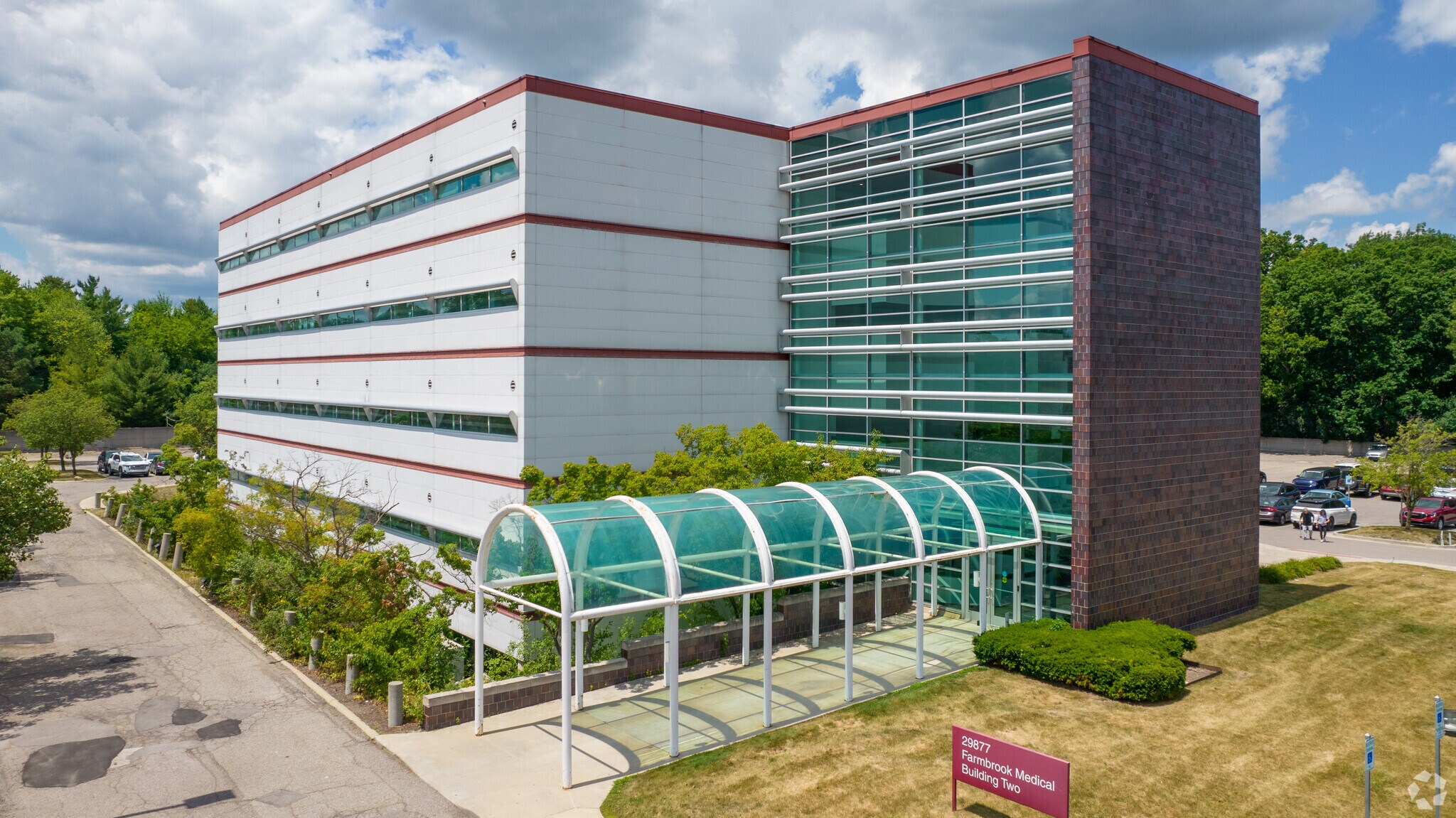 29877 Telegraph Rd, Southfield, MI à louer Photo du bâtiment- Image 1 de 11