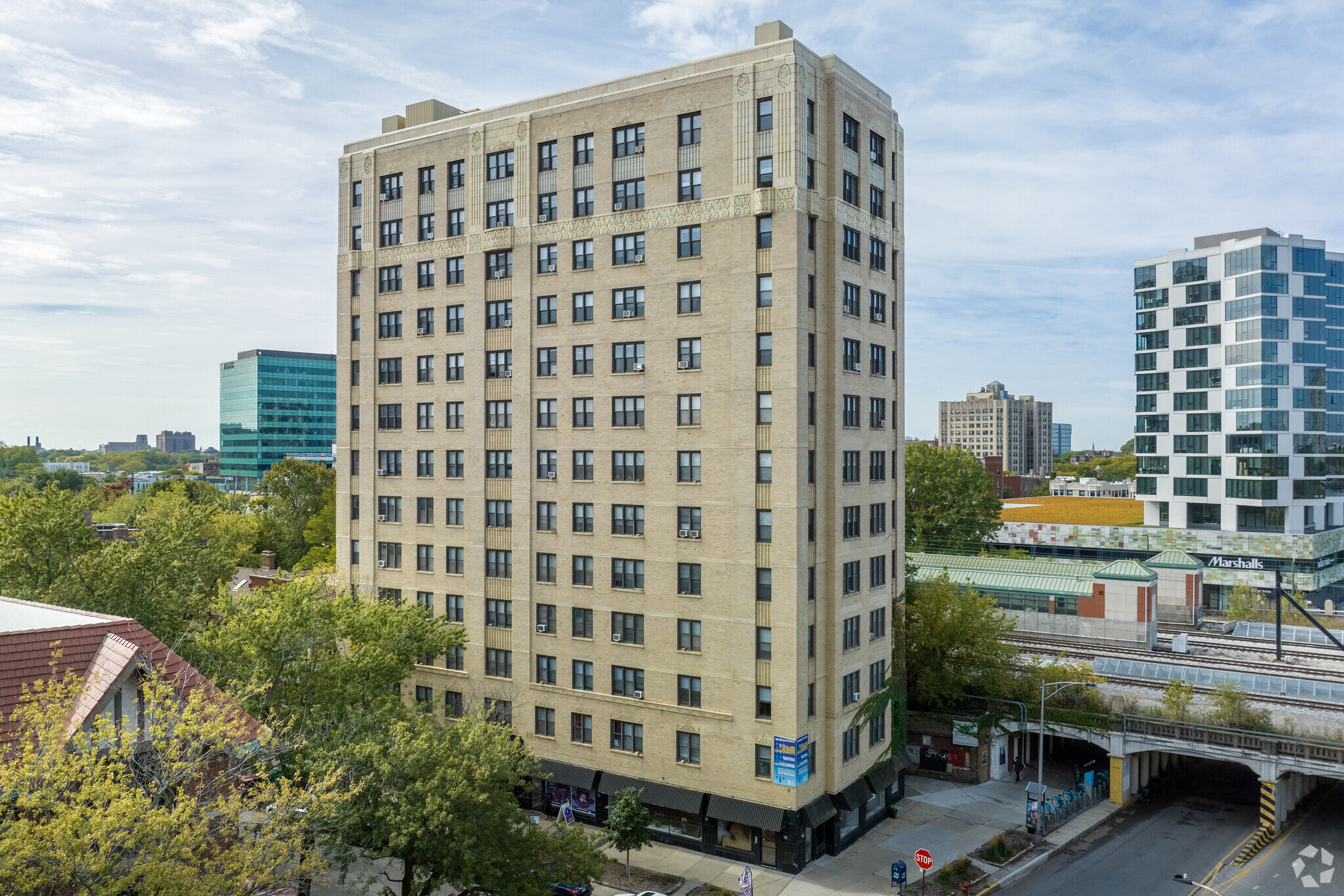 1553 E Hyde Park Blvd, Chicago, IL for lease Building Photo- Image 1 of 20