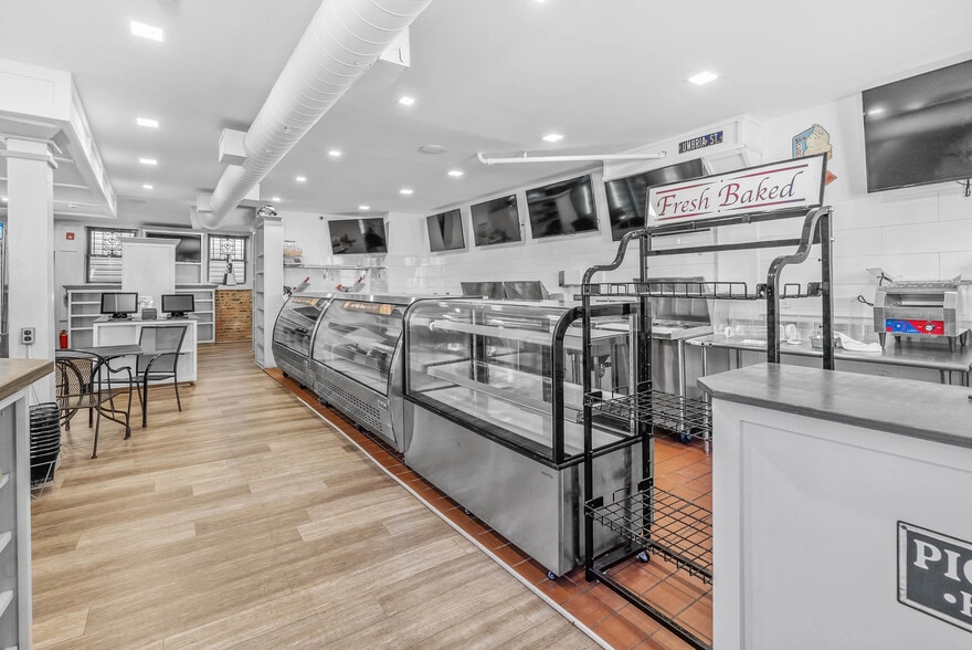 4630 Umbria St, Philadelphia, PA for lease - Building Photo - Image 3 of 14