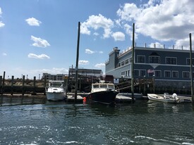 7050sf Waterfront Lot & Deck On Nautical Mile - Motel