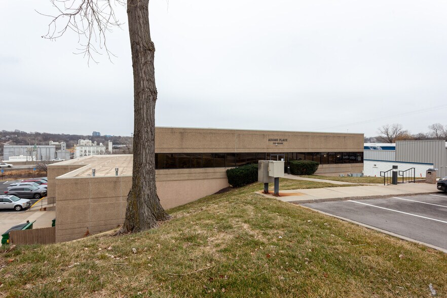 1155-1220 Adams St, Kansas City, KS à louer - Photo du bâtiment - Image 2 de 12
