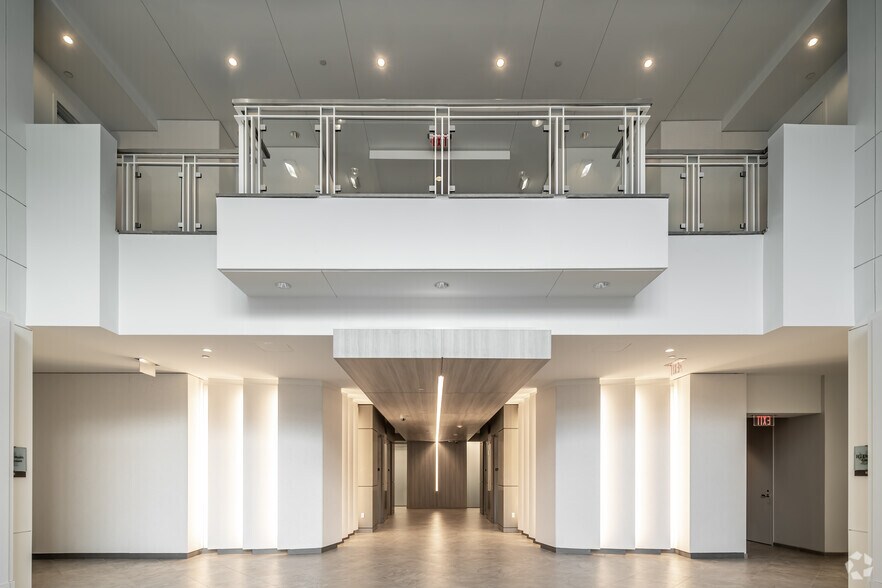 5555 Glenridge Connector, Atlanta, GA à louer - Hall d’entrée - Image 2 de 6